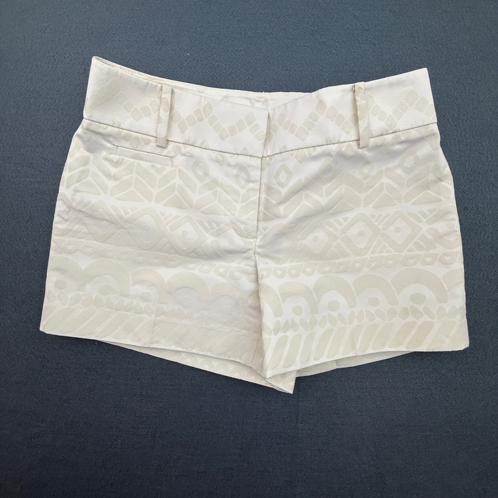 Ann Taylor LOFT Shorts Women 00 Cream Riviera Geometric Jacquard Flat Front